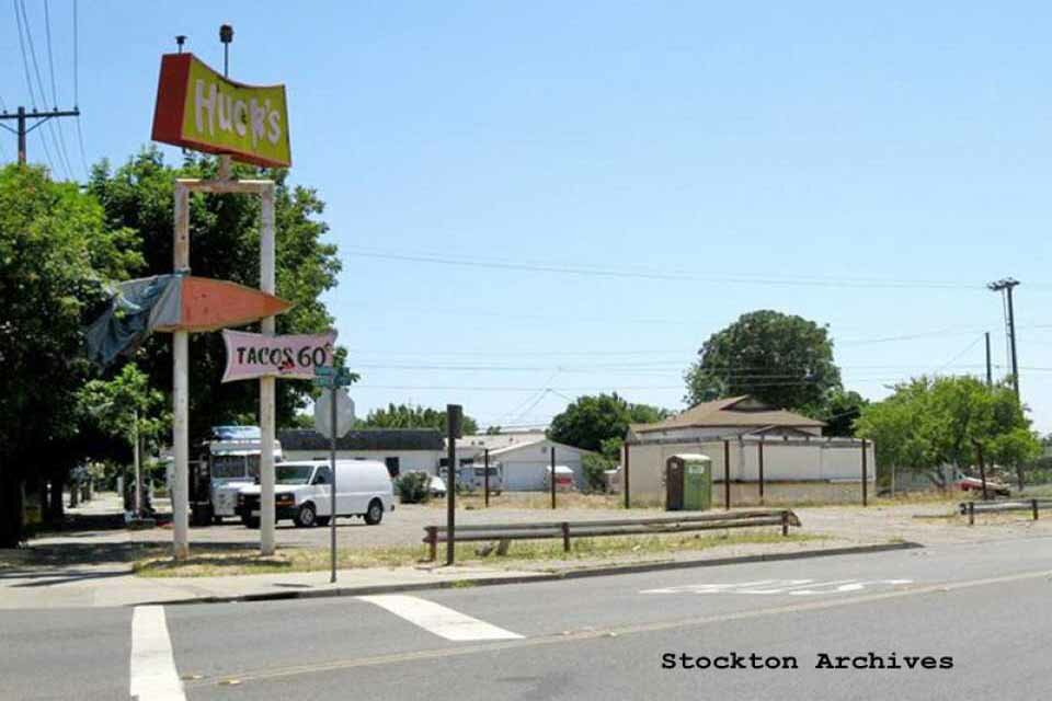 Former Huck's Drive Inn & Huckins Mobile Gas (1959) 